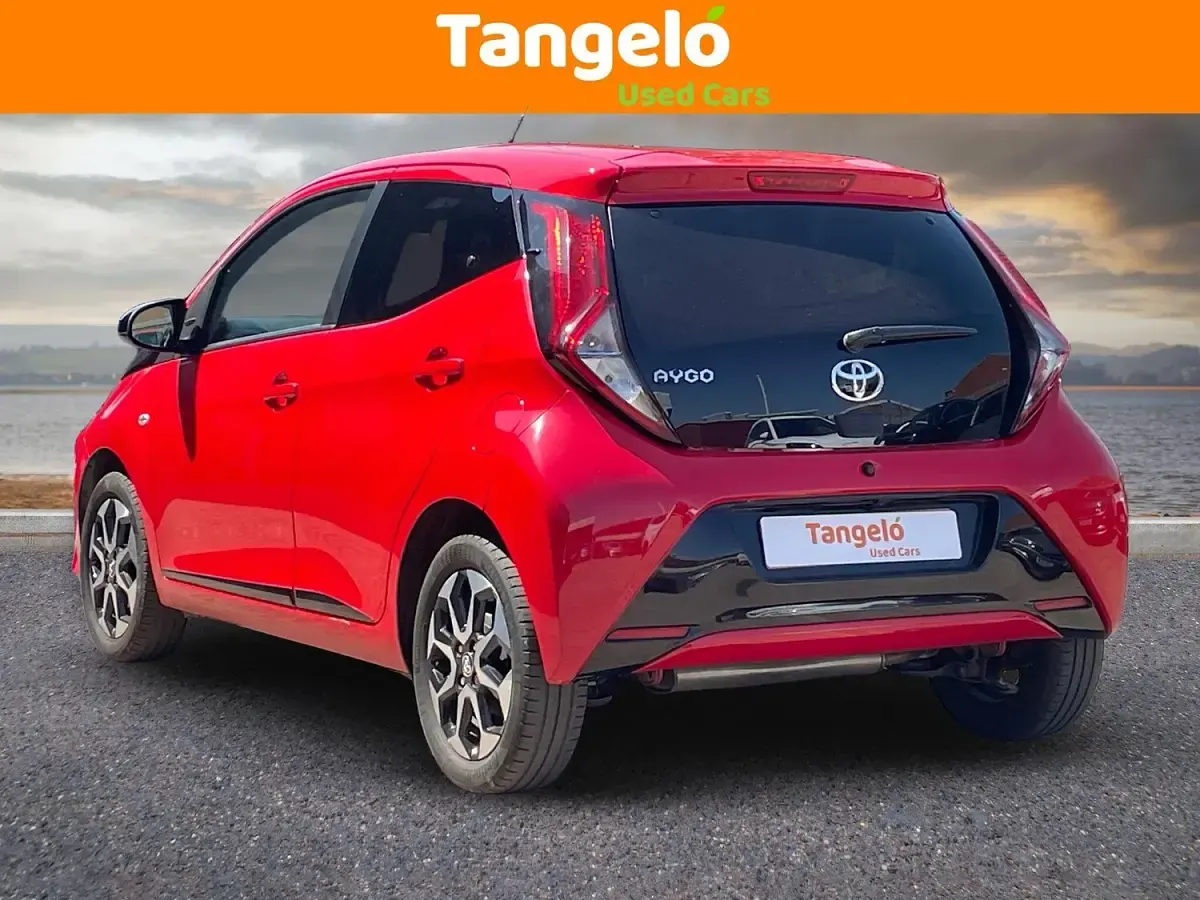 Used Toyota Aygo Trend 72 HP (52 kW) 2021 Red Hatchback