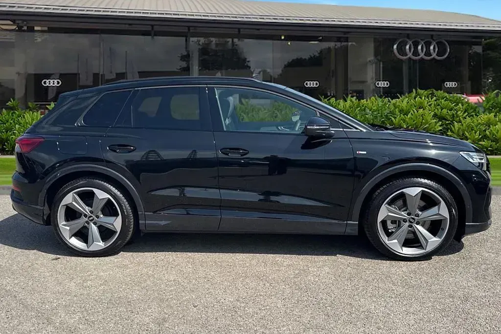 New Audi Q4 e-tron Black Edition 210 kW (286 HP) 2025 Black SUV