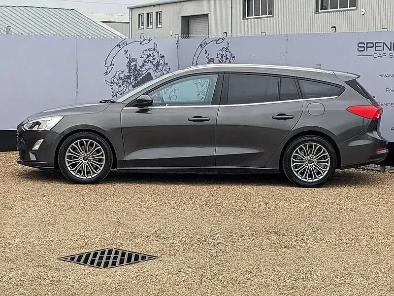 Used Ford Focus Titanium X 125 HP (91 kW) 2019 Grey Estate