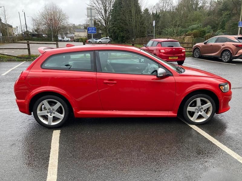 Used Volvo C30 R-Design 100 HP (73 kW) 2009 Red Hatchback