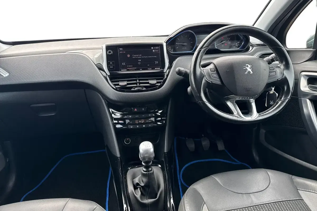 Used Peugeot 2008 Allure 130 HP (95 kW) 2019 Grey SUV
