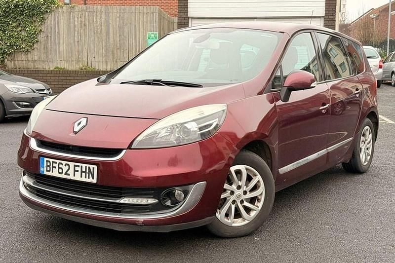 Used Renault Grand Scénic III Dynamique 110 HP (80 kW) 2012 Red MPV