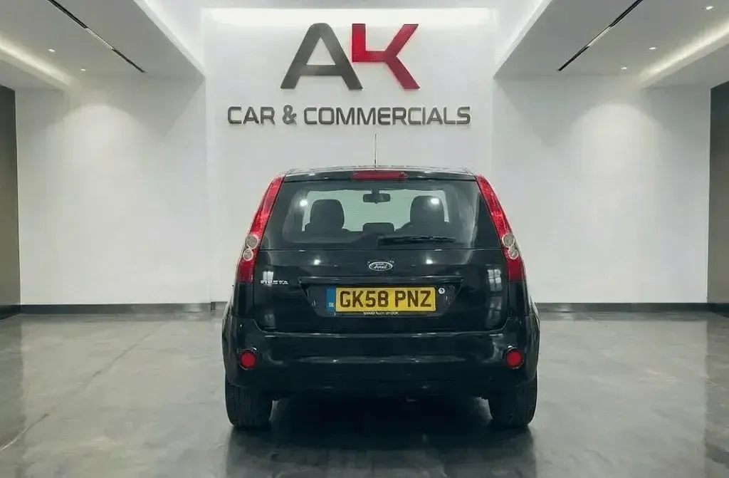 Used Ford Fiesta Zetec 74 HP (54 kW) 2008 Black Hatchback