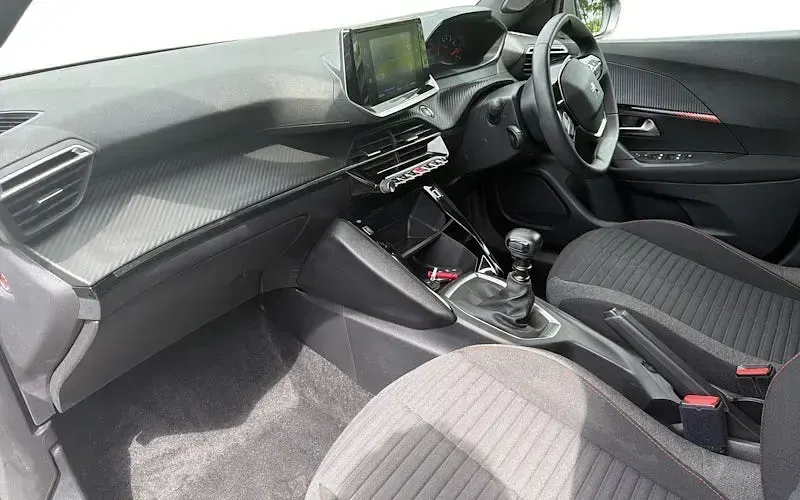 Used Peugeot 2008 Active+ 101 HP (74 kW) 2023 White SUV