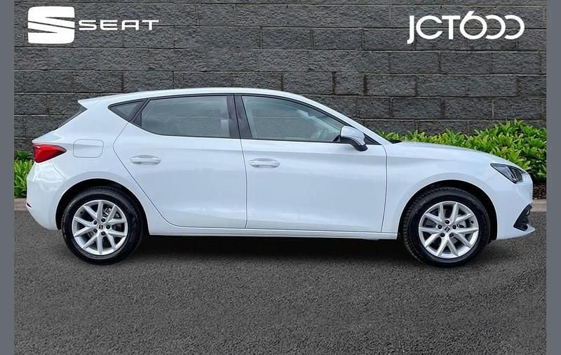 Ny Seat Leon SE 113 HK (83 kW) 2025 Vit Halvkombi