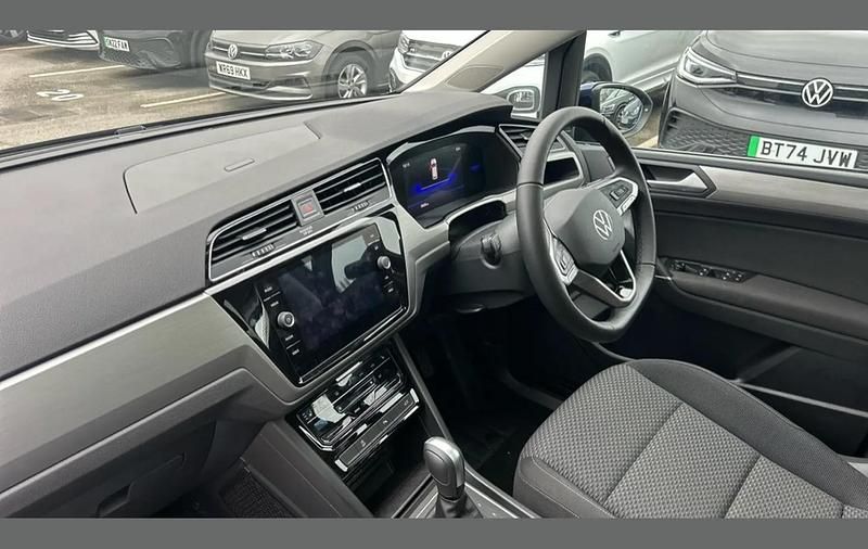 Used VW Touran Match 147 HP (108 kW) 2025 Blue MPV