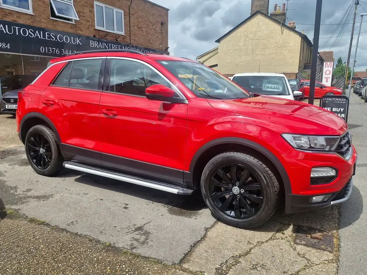 Used VW T-Roc SE 115 HP (84 kW) 2018 Red SUV