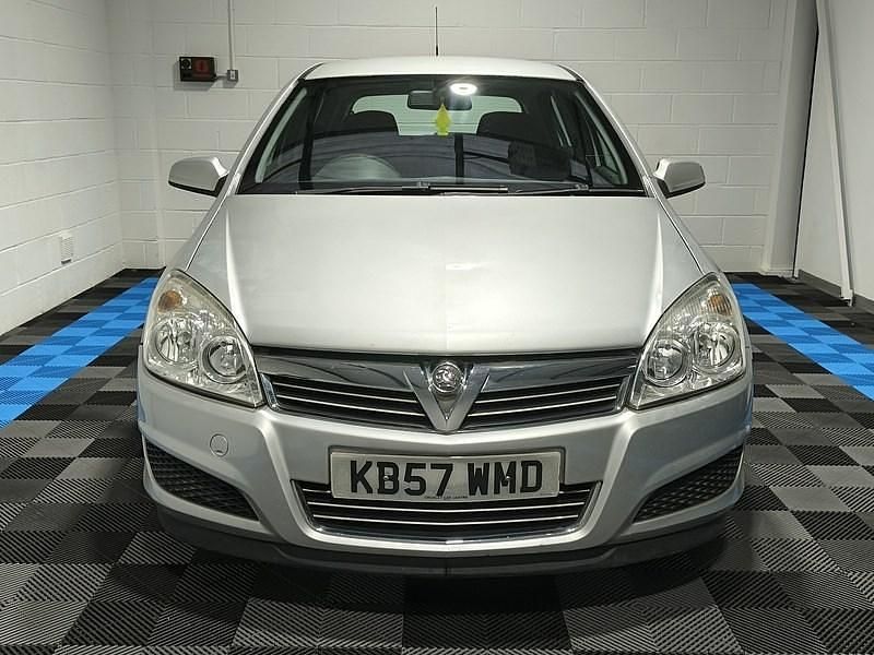 Used Vauxhall Astra Club 2007 Silver Hatchback