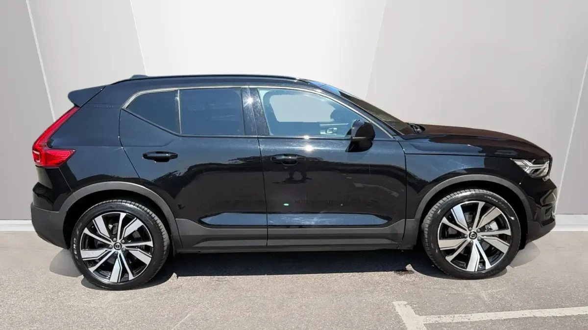 Used Volvo XC40 Pro 169 kW (231 HP) 2021 Black SUV
