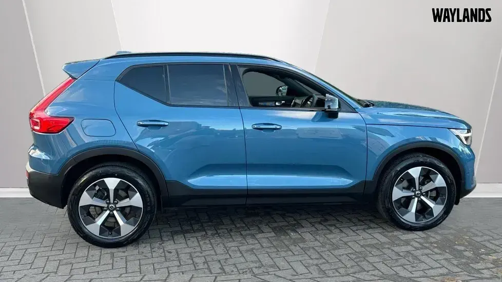 Used Volvo XC40 Ultimate 194 HP (142 kW) 2023 Blue SUV