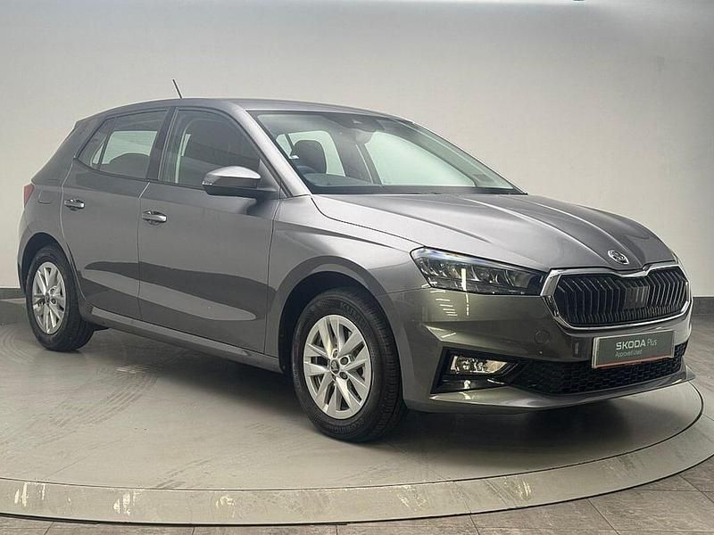 Graphite grey metallic New 2025 Skoda Fabia SE Hatchback | £18,796 (Fair price) - Image 1/4