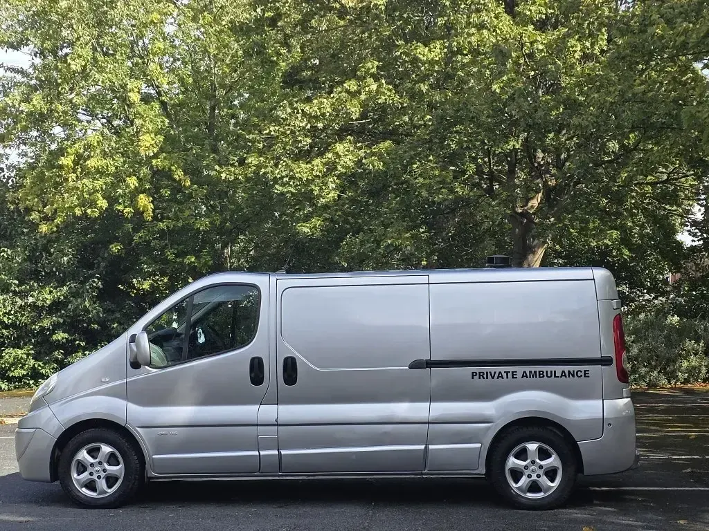 Używany Renault Trafic 115 KM (84 kW) 2012 Srebrny Minivan