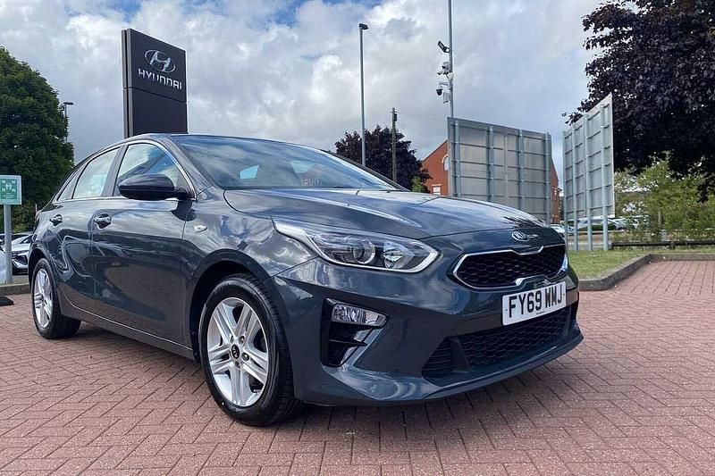 Grey Used 2019 Kia Ceed 2 Hatchback | £11,800 (Fair price) - Image 1/4
