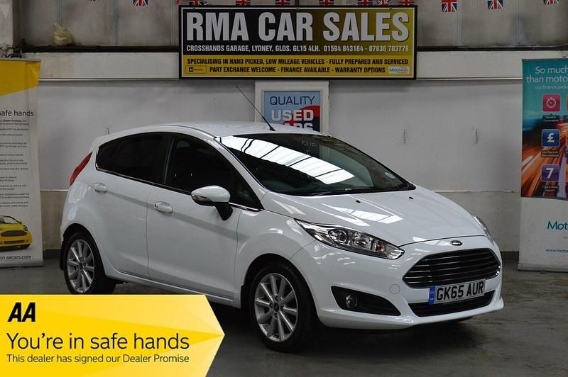 Used Ford Fiesta Titanium 2015 White Hatchback