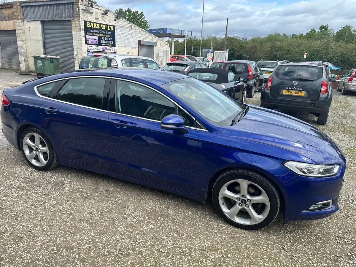 Used Ford Mondeo Titanium 150 HP (110 kW) 2016 Blue Hatchback