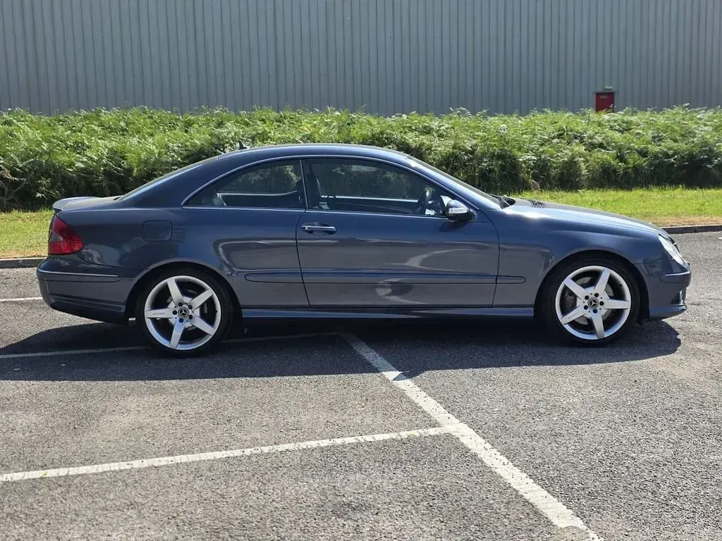 Used Mercedes CLK220 150 HP (110 kW) 2007 Blue Coupe