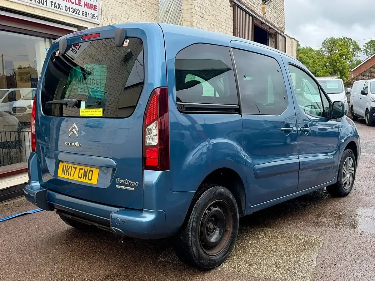 Used Citroën e-Berlingo Feel 100 HP (73 kW) 2017 Blue MPV