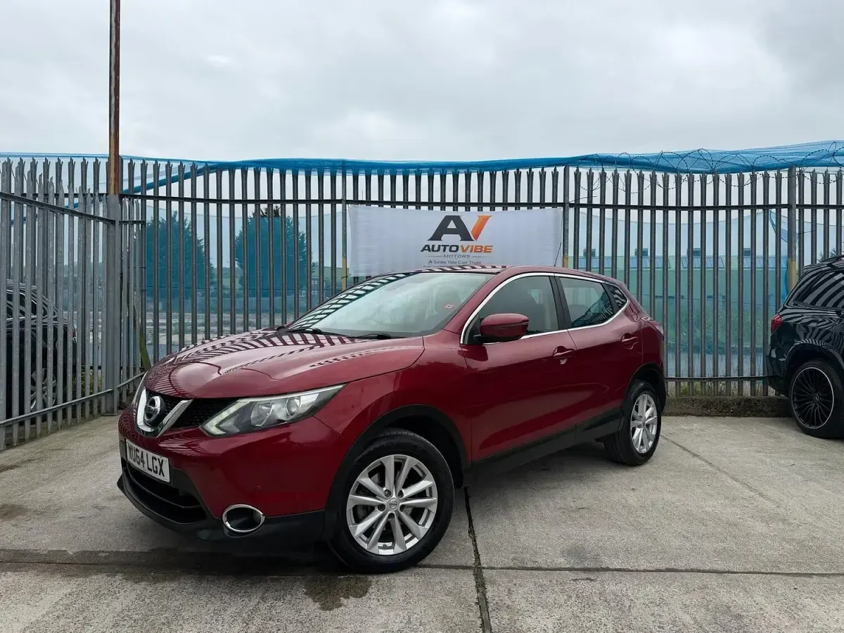 Used Nissan Qashqai Acenta 115 HP (84 kW) 2014 Red SUV