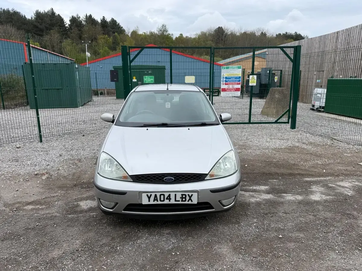 Used Ford Focus Zetec 100 HP (73 kW) 2004 Silver Hatchback