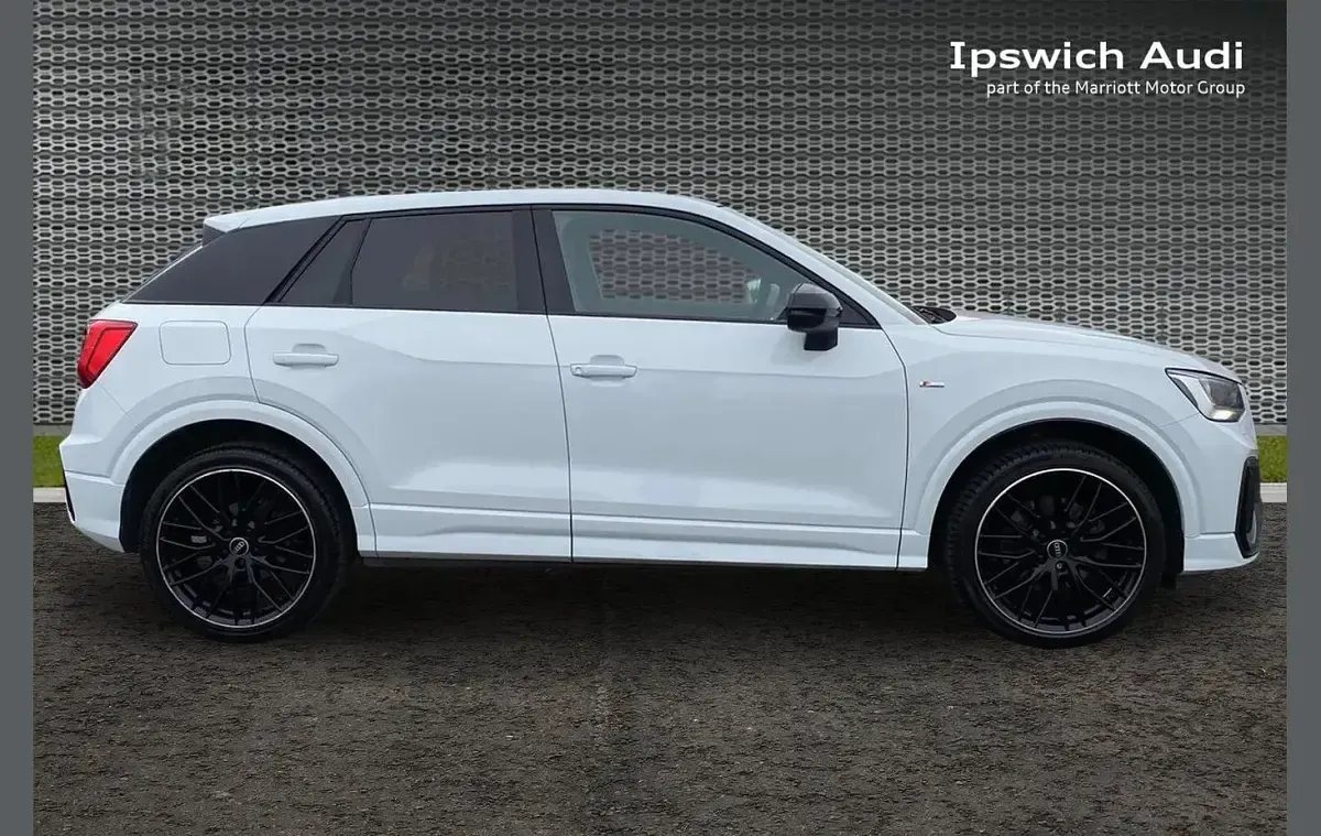 Used Audi Q2 Black Edition 147 HP (108 kW) 2021 White SUV
