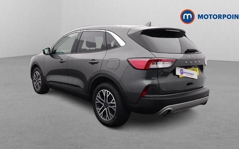 Usado Ford Kuga Titanium 150 CV (110 kW) 2023 Gris SUV