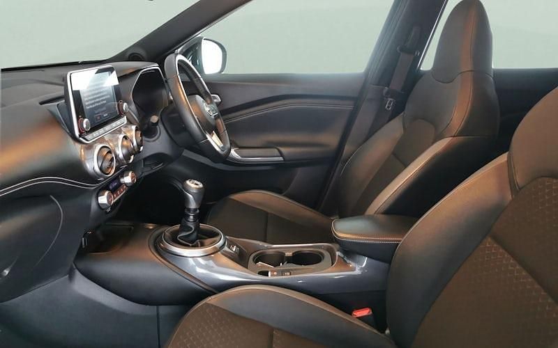 Used Nissan Juke N-Connecta 114 HP (83 kW) 2023 Grey SUV