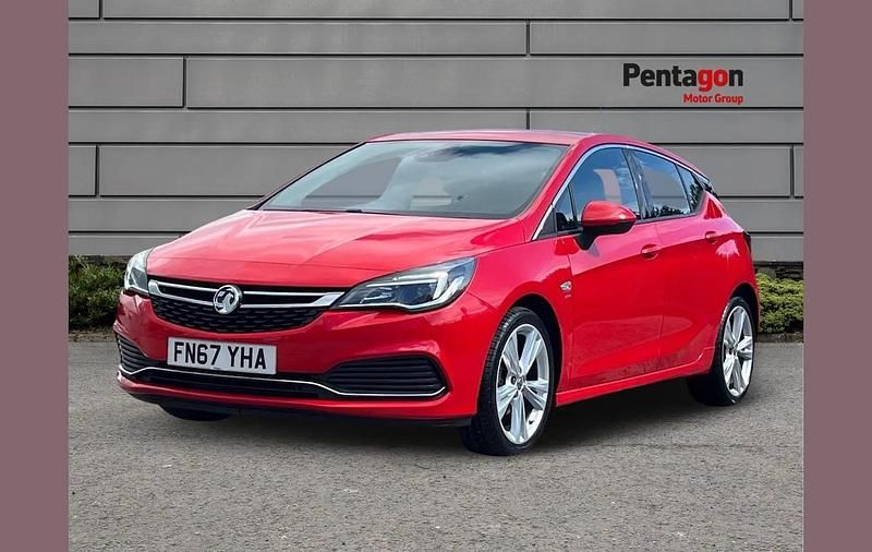Used Vauxhall Astra SRi 147 HP (108 kW) 2017 Red Hatchback