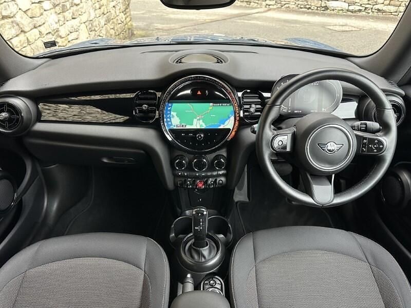 Used Mini Cooper Classic 134 HP (98 kW) 2021 Blue Hatchback