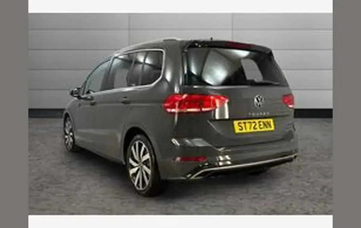 Begagnad VW Touran R-line 150 HK (110 kW) 2022 Grå Minibuss
