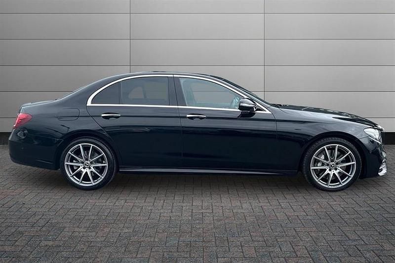 Usado Mercedes E350 AMG line 286 HP (210 kW) 2019 Preto Sedan