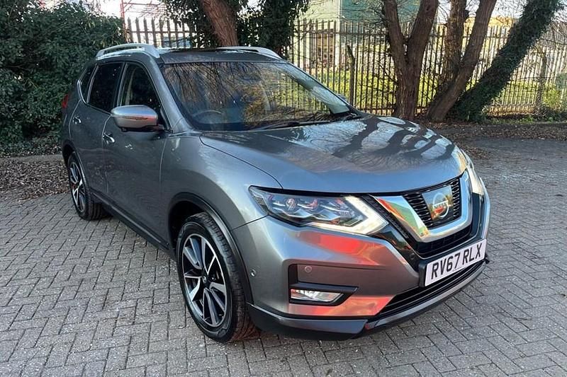 Used Nissan X-Trail Tekna 163 HP (119 kW) 2017 Grey SUV