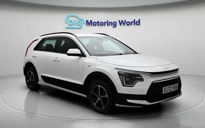 Begagnad Kia Niro 141 HK (103 kW) 2023 Vit SUV