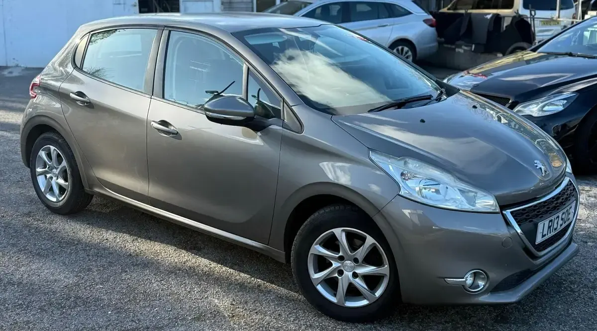 Used Peugeot 208 Active 82 HP (60 kW) 2013 Grey Hatchback