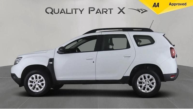 Used Dacia Duster Comfort 91 HP (66 kW) 2022 White Hatchback
