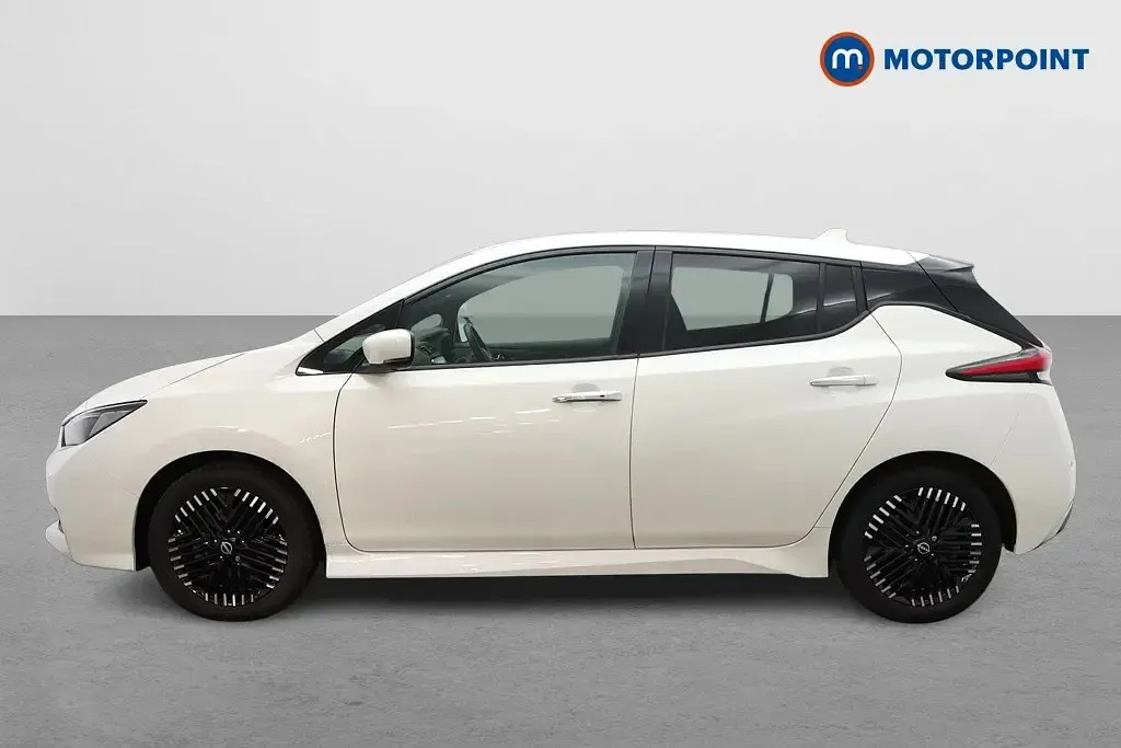 Używany Nissan Leaf N-Connecta 110 kW (150 KM) 2023 Biały Hatchback
