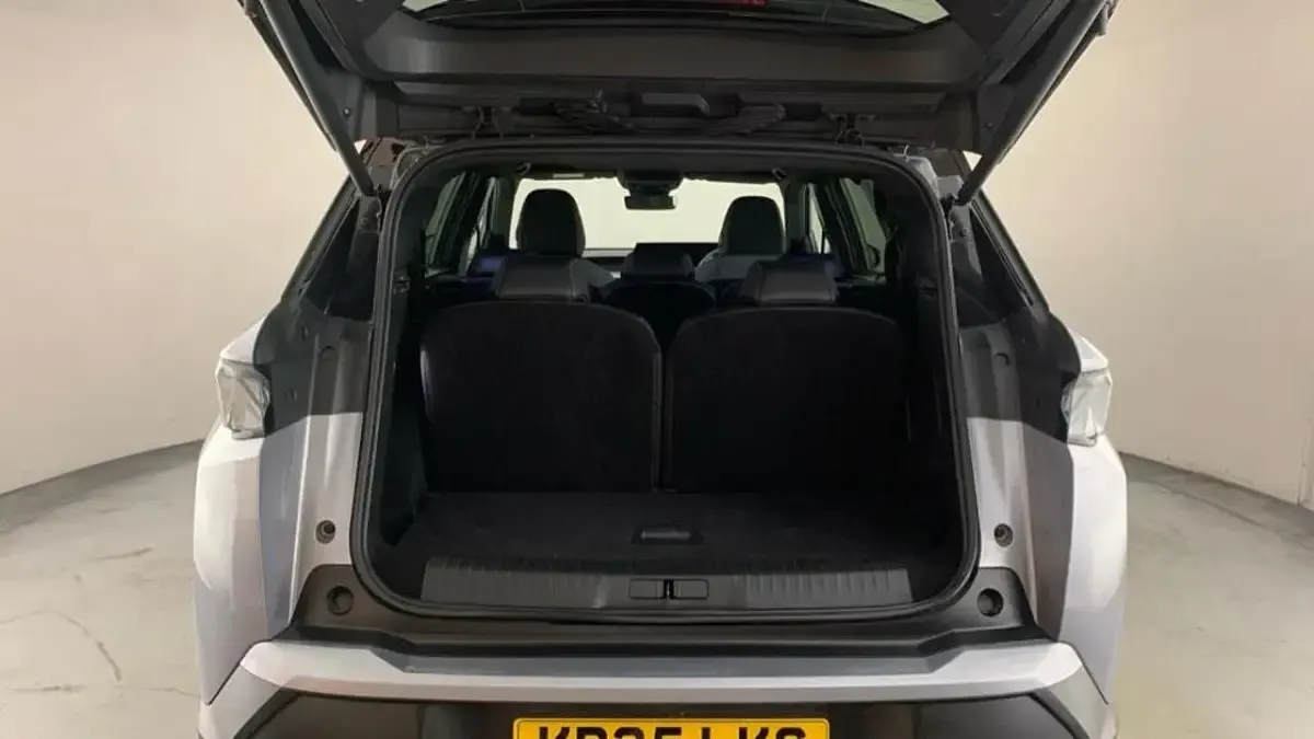 Used Peugeot 5008 GT 134 HP (98 kW) 2025 Grey SUV