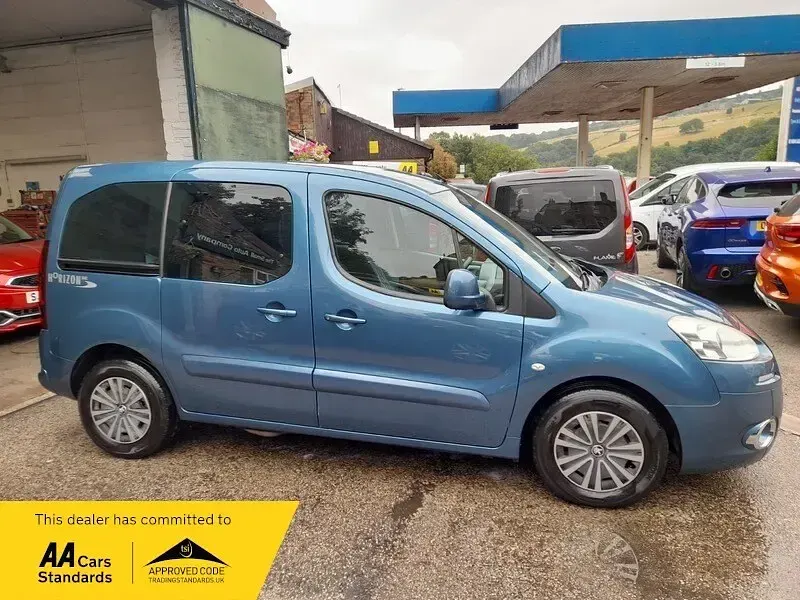 Used Peugeot TePee S 2014 Blue MPV