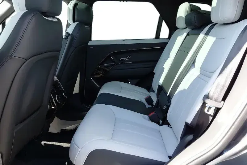 Second-hand Land Rover Range Rover Sport Autobiography 295 CP (216 kW) 2025 Gri SUV