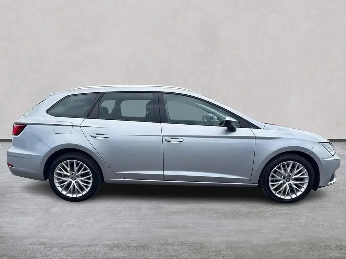 Used Seat Leon ST SE Dynamic 115 HP (84 kW) 2019 Silver Estate