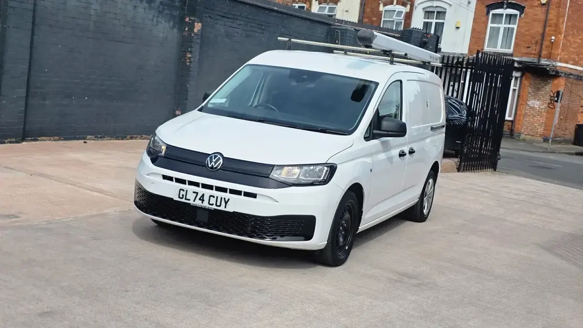 Usado VW Caddy 102 CV (75 kW) 2024 Blanco Monovolumen
