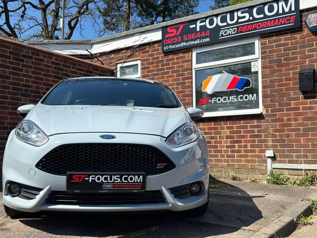 Używany Ford Fiesta ST200 200 KM (147 kW) 2017 Szary Hatchback