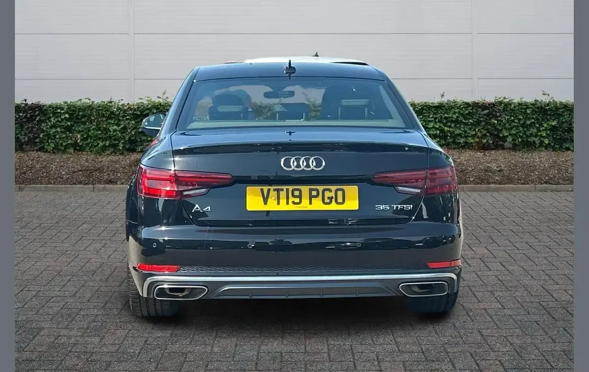 Used Audi A4 S-Line 147 HP (108 kW) 2019 Black Sedan