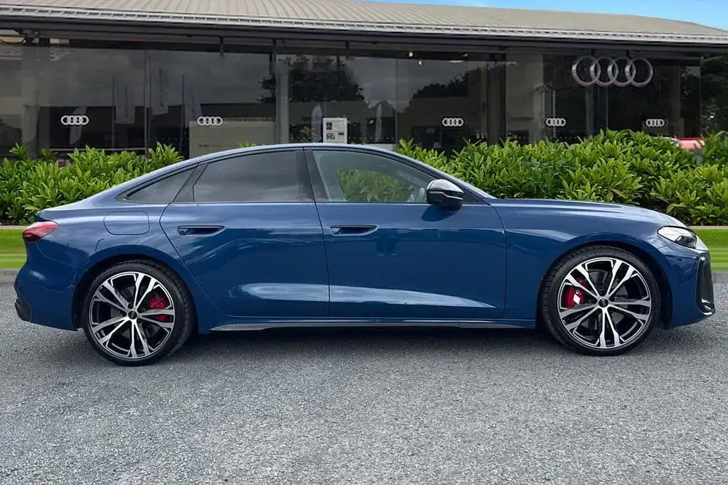 Used Audi S5 Advanced 367 HP (269 kW) 2025 Blue Estate