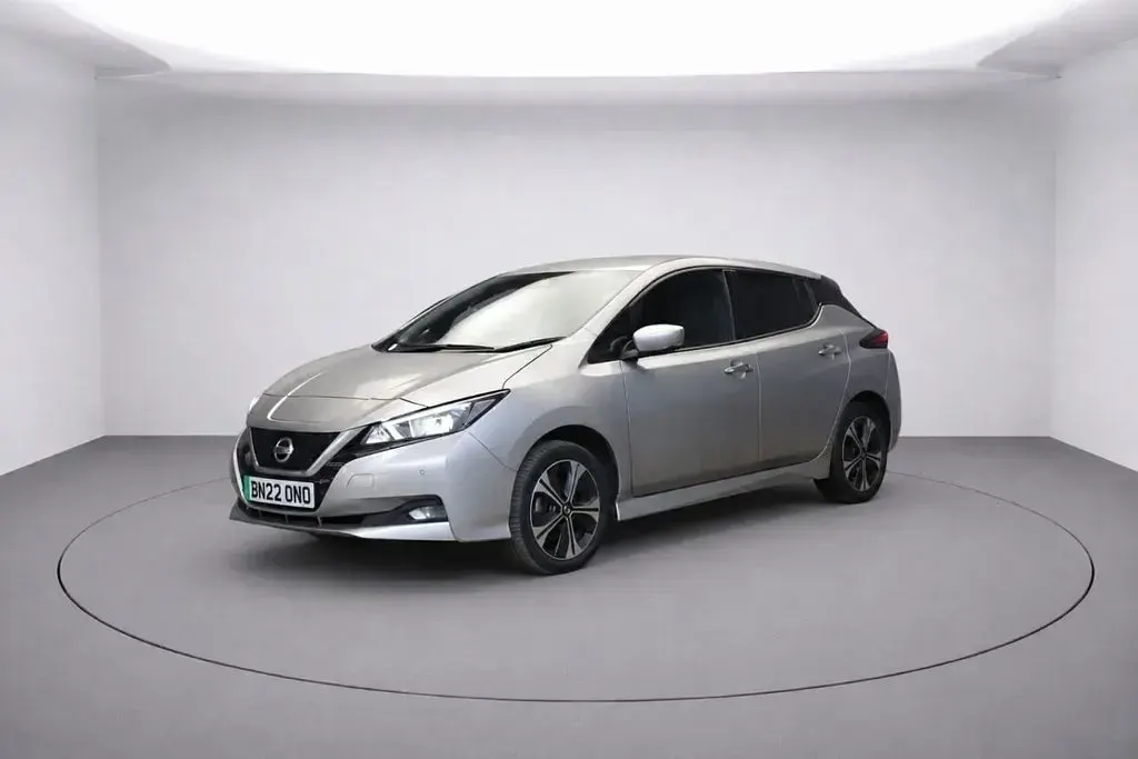 Used Nissan Leaf N-Connecta 160 kW (218 HP) 2022 Silver Hatchback