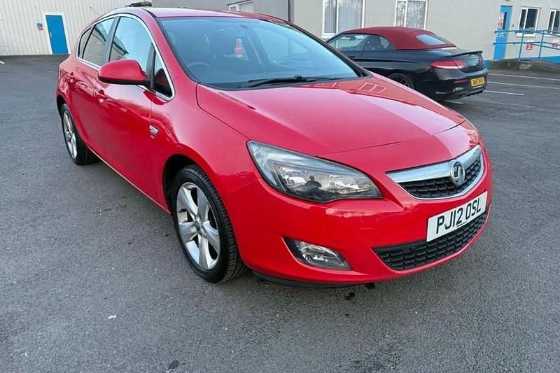 Red Used 2012 Vauxhall Astra SRi Hatchback | £1,650 (Good price) - Image 1/1