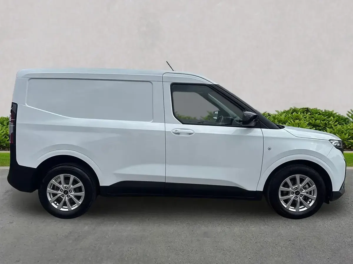Used Ford Transit Courier Limited 125 HP (91 kW) 2025 White Van