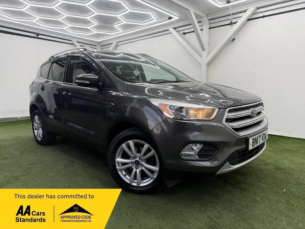Begagnad Ford Kuga Zetec 2017 Grå SUV