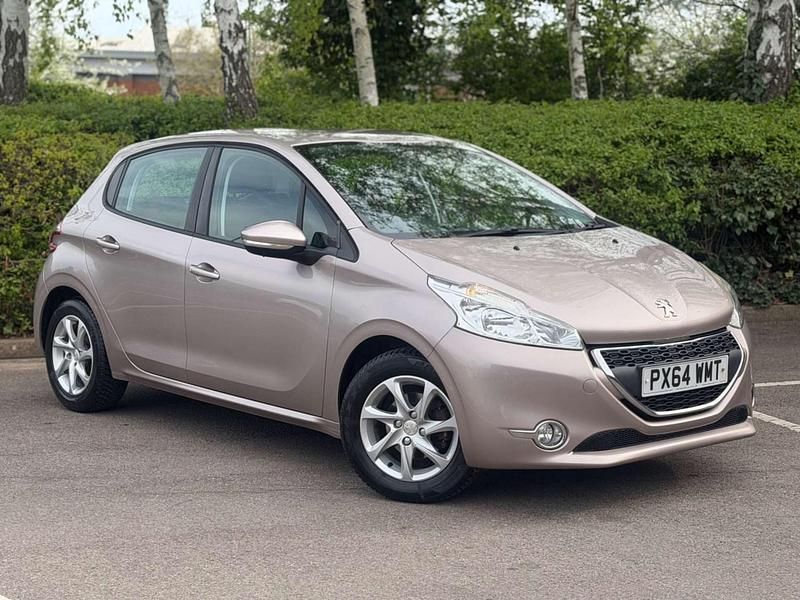 Used Peugeot 208 Active 82 HP (60 kW) 2014 Pink Hatchback