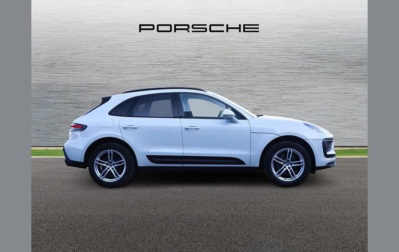 Used Porsche Macan 261 HP (191 kW) 2024 White SUV