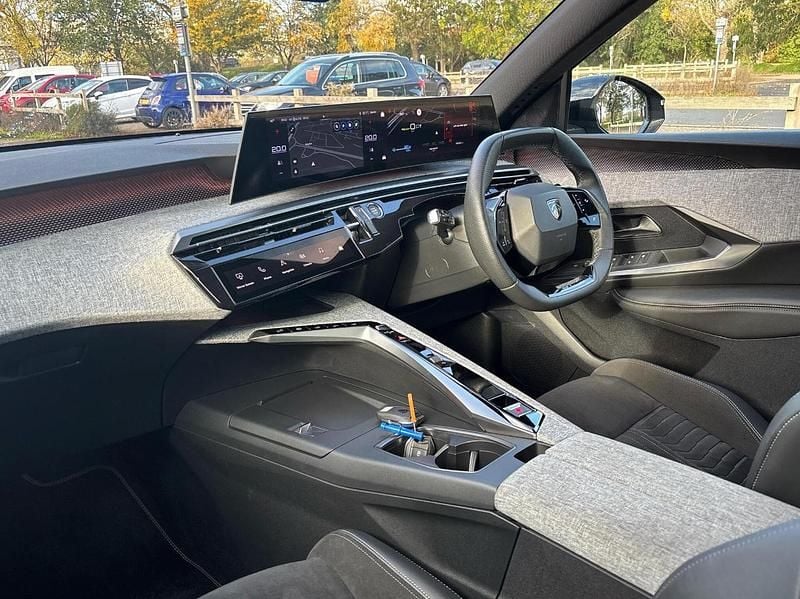 Blue Used 2024 Peugeot e-3008 GT SUV | £26,440 - Image 1/4